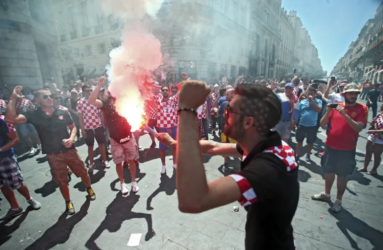 Hrvatski navijači u Bordeauxu