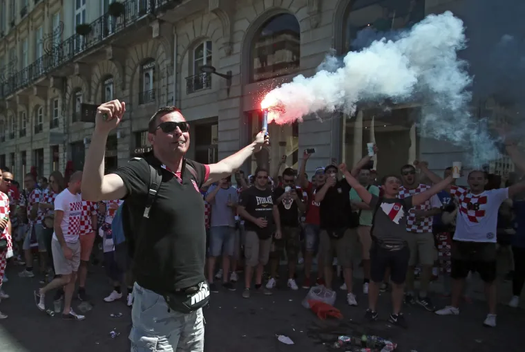 Hrvatski navijači u Bordeauxu