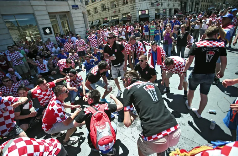 Hrvatski navijači u Bordeauxu