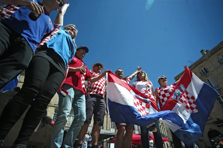 Hrvatski navijači u Bordeauxu