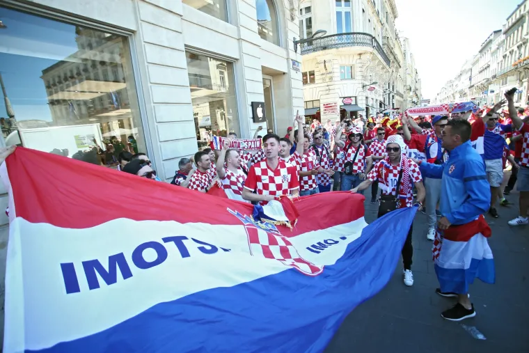 Hrvatski navijači u Bordeauxu