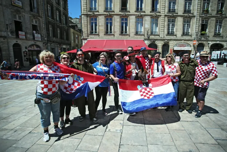 Hrvatski navijači u Bordeauxu