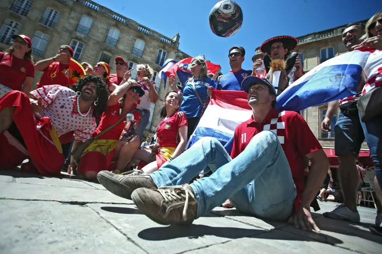Hrvatski navijači u Bordeauxu