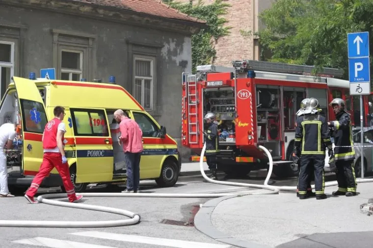 Požar u potkrovlju zgrade u Zagrebu, troje ozlijeđenih