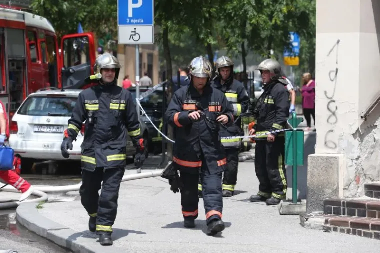 Požar u potkrovlju zgrade u Zagrebu, troje ozlijeđenih
