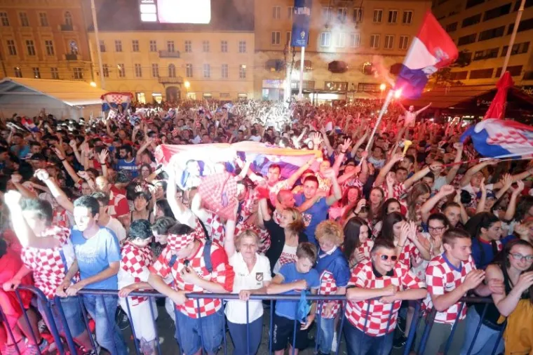 VELIKO SLAVLJE DILJEM HRVATSKE: Pogledajte kako su navijači proslavili pobjedu