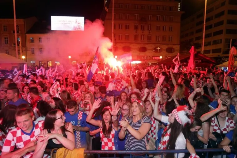 VELIKO SLAVLJE DILJEM HRVATSKE: Pogledajte kako su navijači proslavili pobjedu