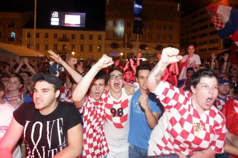 VELIKO SLAVLJE DILJEM HRVATSKE: Pogledajte kako su navijači proslavili pobjedu