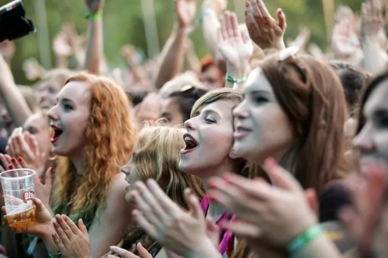 Mladi su u velikom broju sinoć pohrlili na zagrebački Jarun gdje se održala prva večer 11. InMusic festivala