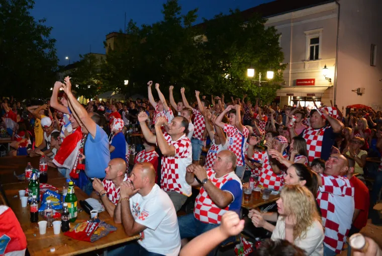 Navijači slave pobjedu