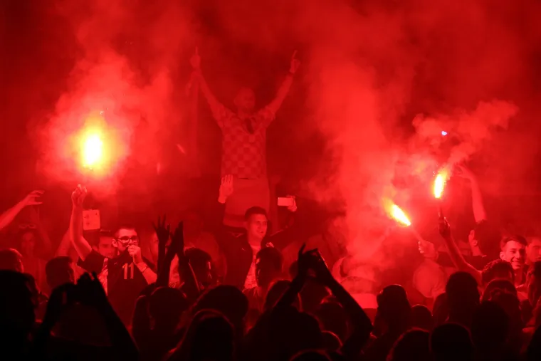 Navijači slave pobjedu