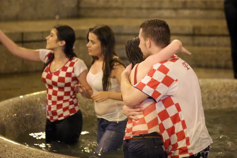 Navijači slave pobjedu