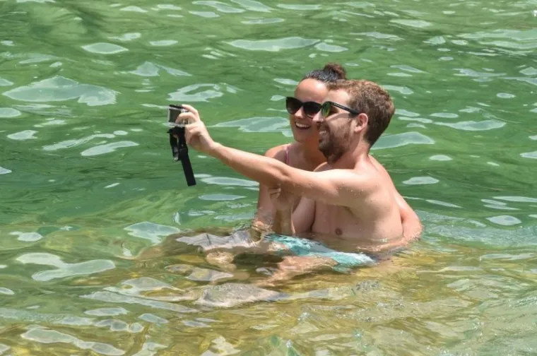 RAJ NA ZEMLJI: Spas od vrućina turisti potražili na slapovima Krke