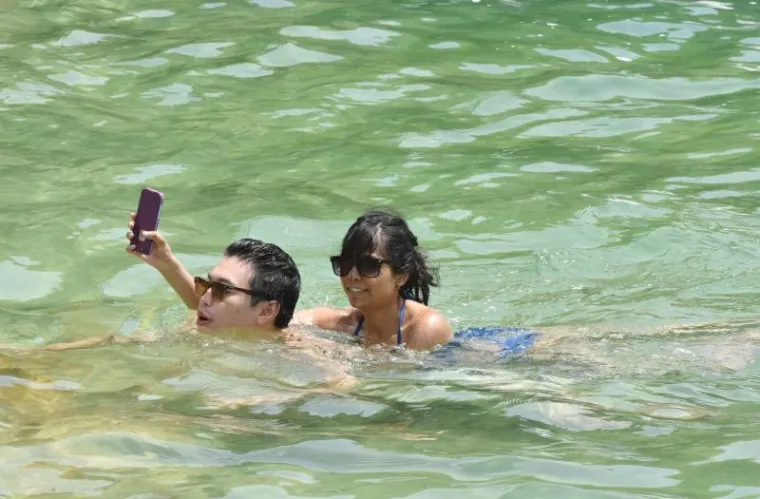 RAJ NA ZEMLJI: Spas od vrućina turisti potražili na slapovima Krke