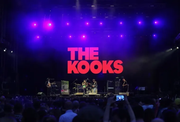 Bili su tu i britpop zvijezde The Kooks...