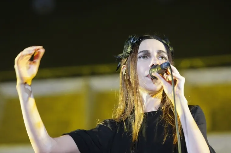 i kao zvijezda večeri PJ Harvey.