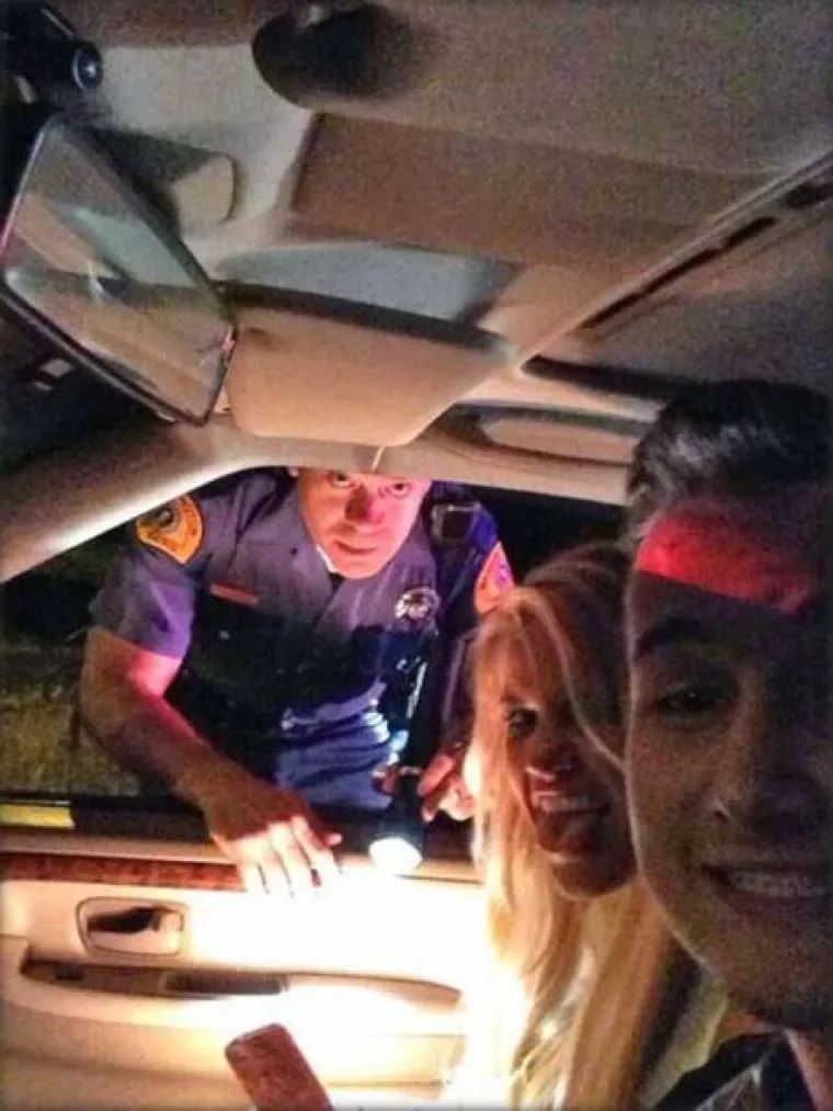 OD ABORTUSA DO SPROVODA: Ovo su najmorbidniji trenuci u kojima se ljudi slikali selfie