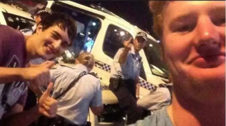 OD ABORTUSA DO SPROVODA: Ovo su najmorbidniji trenuci u kojima se ljudi slikali selfie