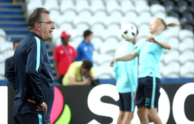 DAN UOČI ODLUČUJUĆE BITKE: Vatreni odradili posljednji trening na stadionu u Lensu