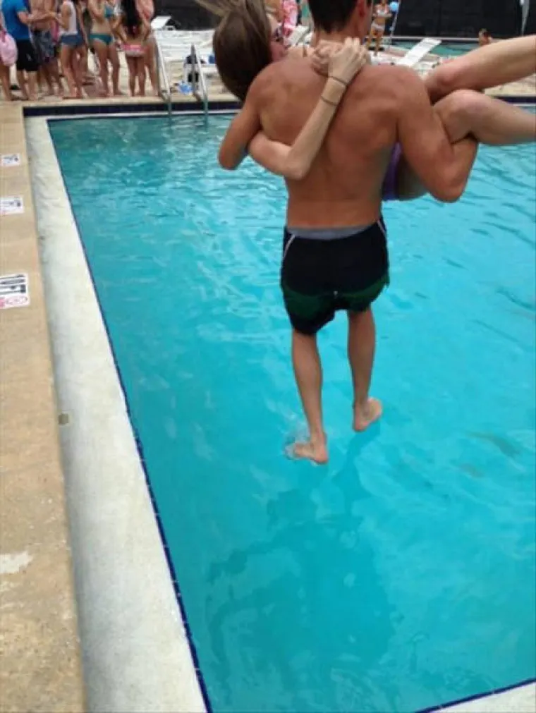 PRIZORI KOJI POSTOJE SAMO ZAHVALJUJUĆI BRZOM OKIDAČU: Ba&scaron; u pravom trenutku