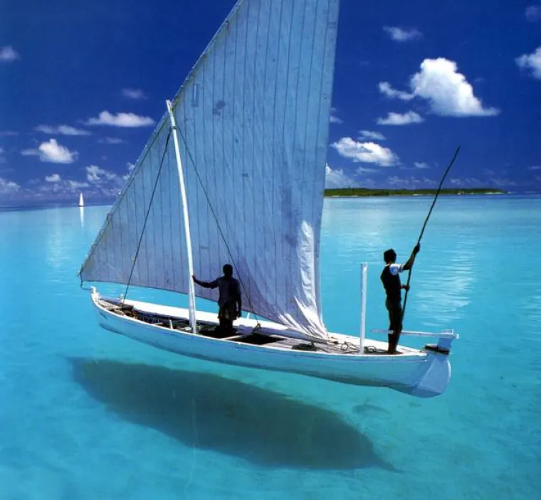 Paklene vrućine su stigle, a ako u blizini nemate vodenu povr&scaron;inu, prenosimo vam prekrasne slike prozirnih mora i oceana u kojima možete rashladiti svoju ma&scaron;tu.