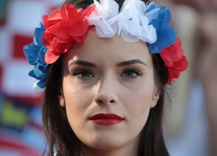 RONALDO, VIDI&Scaron; LI OVO: Seksi Hrvatica zasjenila sve na tribinama, nitko ne može maknuti oči s nje