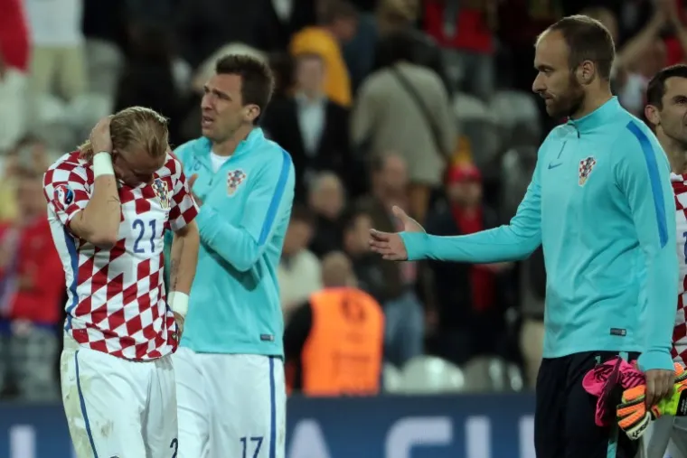 OČAJ NA LICIMA JUNAKA: Vatreni su bili neutje&scaron;ni poslije nesretnog poraza