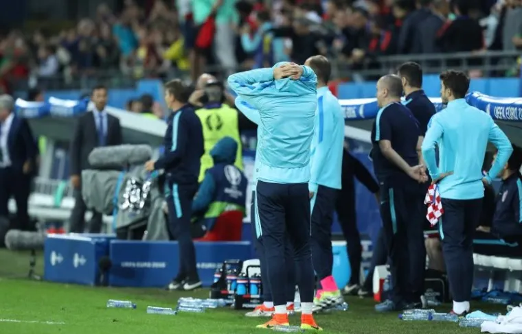 OČAJ NA LICIMA JUNAKA: Vatreni su bili neutje&scaron;ni poslije nesretnog poraza