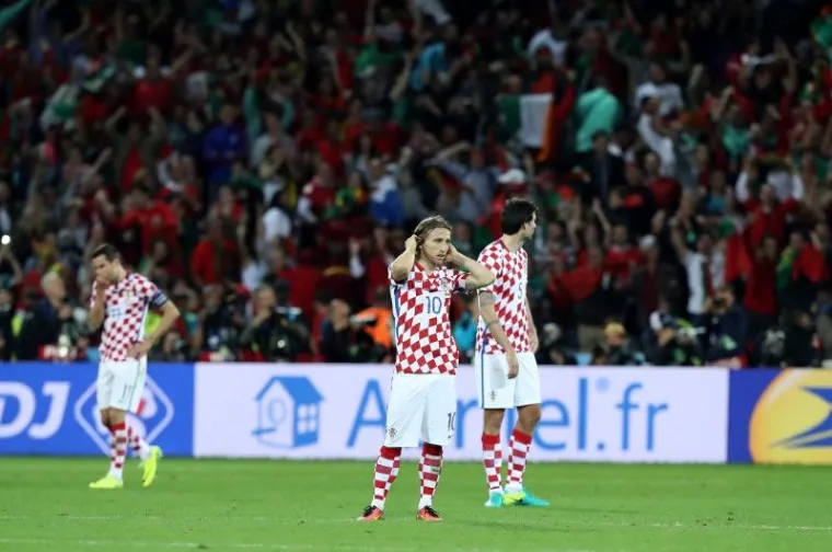 OČAJ NA LICIMA JUNAKA: Vatreni su bili neutje&scaron;ni poslije nesretnog poraza