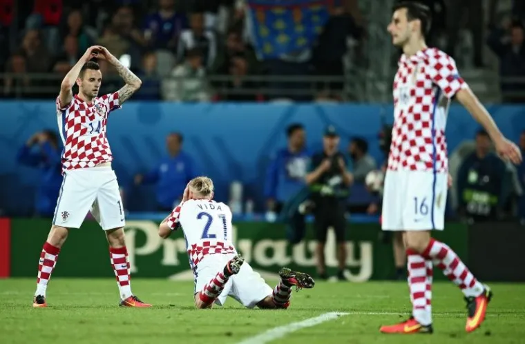 OČAJ NA LICIMA JUNAKA: Vatreni su bili neutje&scaron;ni poslije nesretnog poraza