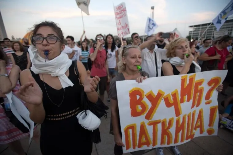 VELIKI PROSVJED GRAĐANA: Ne da(vi)mo Beograd!