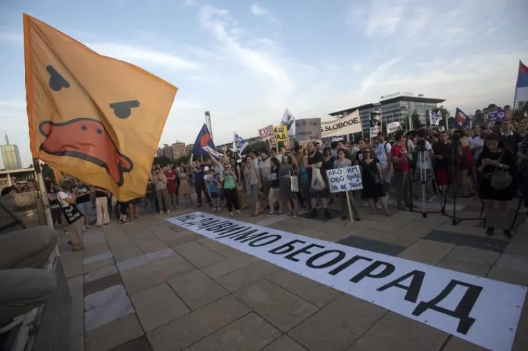 VELIKI PROSVJED GRAĐANA: Ne da(vi)mo Beograd!