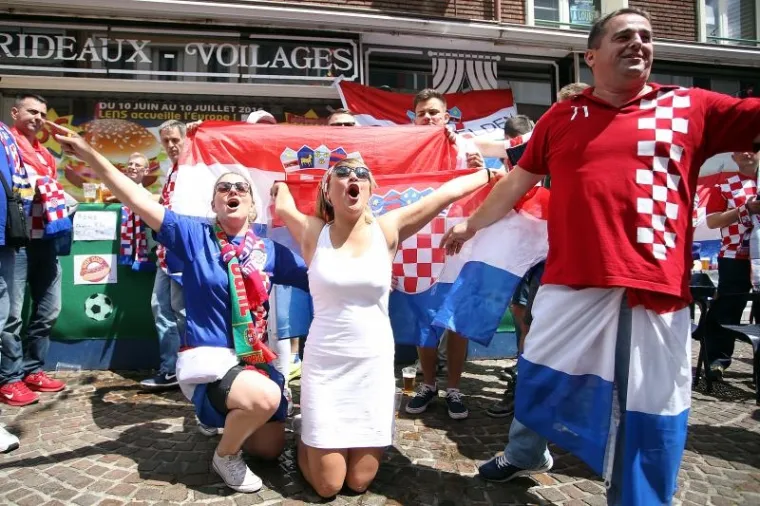 VATRENO LUDILO KAD KRENE, ONDA POČINJE ŠOU: Hrvatska invazija u Lensu