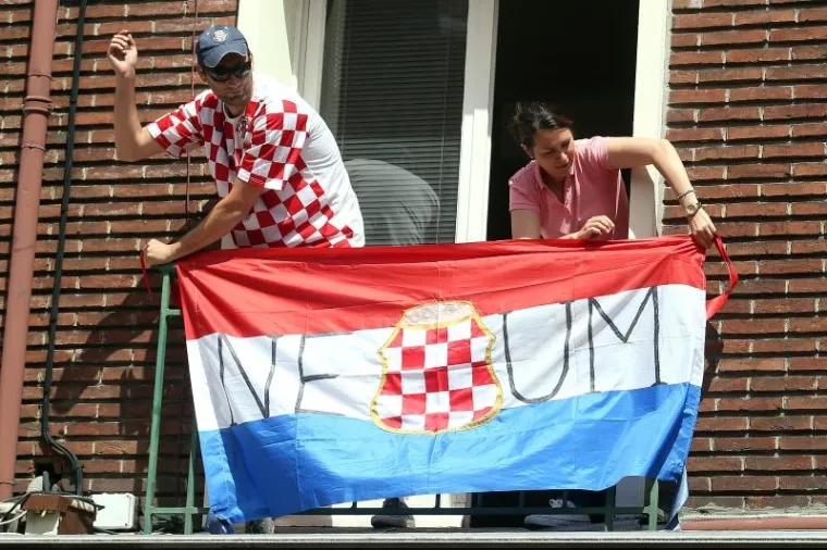 VATRENO LUDILO KAD KRENE, ONDA POČINJE ŠOU: Hrvatska invazija u Lensu