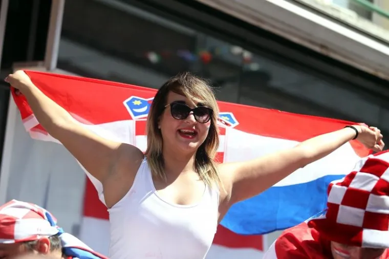 VATRENO LUDILO KAD KRENE, ONDA POČINJE ŠOU: Hrvatska invazija u Lensu