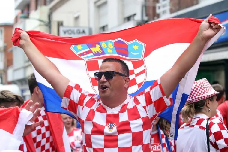 VATRENO LUDILO KAD KRENE, ONDA POČINJE ŠOU: Hrvatska invazija u Lensu