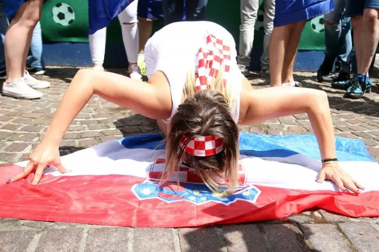 VATRENO LUDILO KAD KRENE, ONDA POČINJE ŠOU: Hrvatska invazija u Lensu