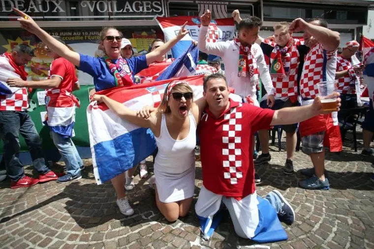 VATRENO LUDILO KAD KRENE, ONDA POČINJE &Scaron;OU: Hrvatska invazija u Lensu