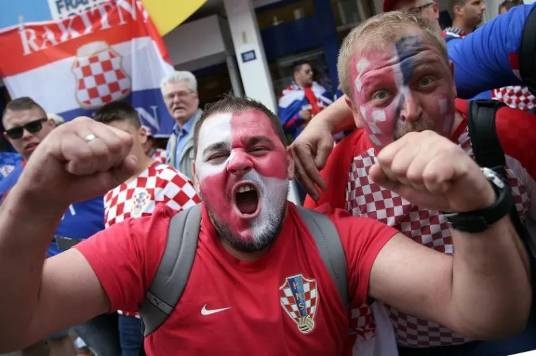 VATRENO LUDILO KAD KRENE, ONDA POČINJE &Scaron;OU: Hrvatska invazija u Lensu