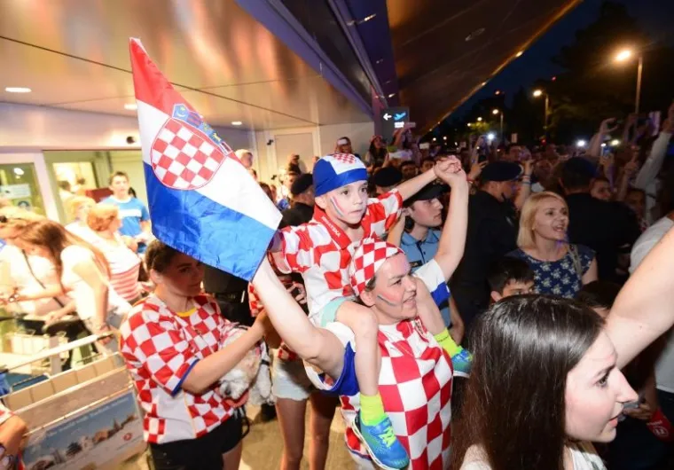 Navijači priredili fantastičan doček Vatrenima!