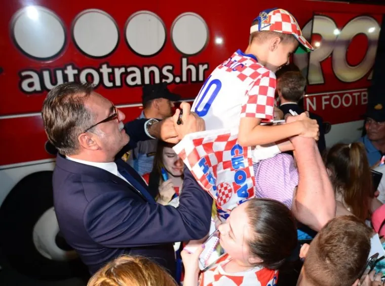 Navijači priredili fantastičan doček Vatrenima!