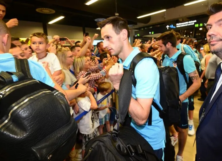 Navijači priredili fantastičan doček Vatrenima!