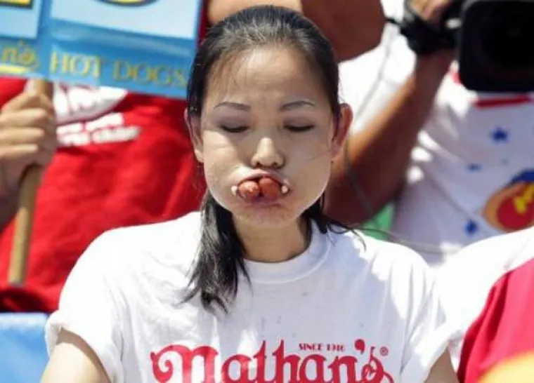 NAGURALE IH U USTA KAO DA SUTRA NE POSTOJI: Poku&scaron;avaju li one nekoga zavesti?