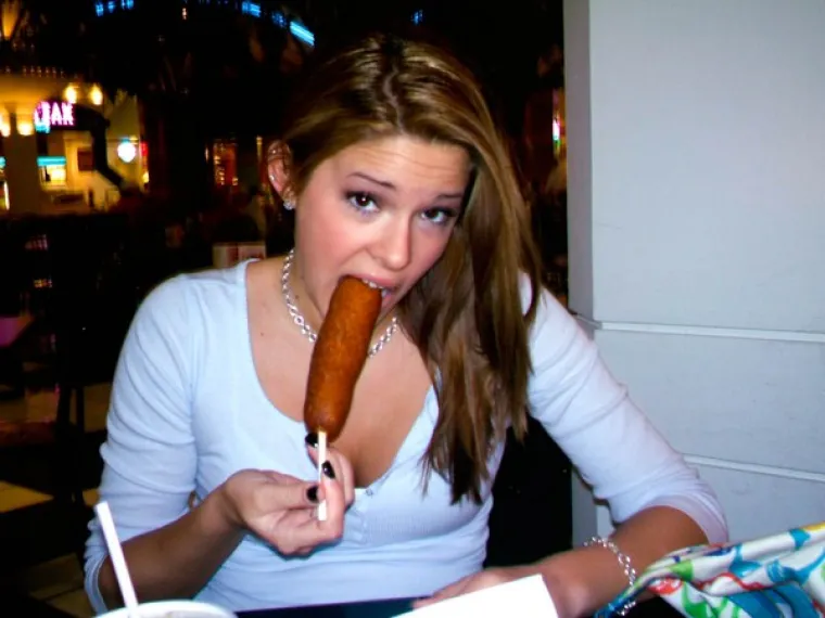 NAGURALE IH U USTA KAO DA SUTRA NE POSTOJI: Poku&scaron;avaju li one nekoga zavesti?