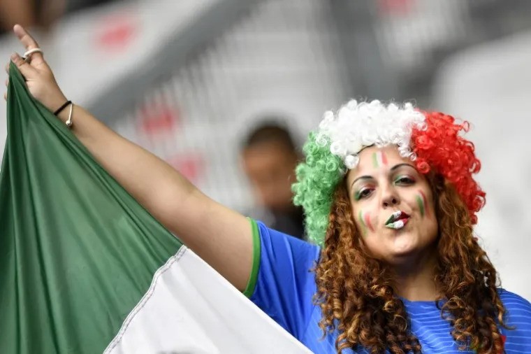 KOJE SU ZGODNIJE, &Scaron;PANJOLKE ILI TALIJANKE: Ljepotice okupirale Stade de France