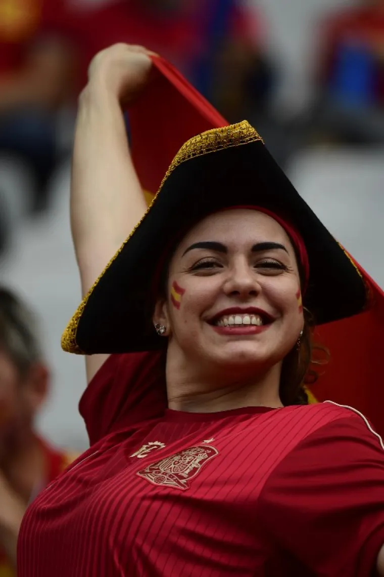 KOJE SU ZGODNIJE, &Scaron;PANJOLKE ILI TALIJANKE: Ljepotice okupirale Stade de France