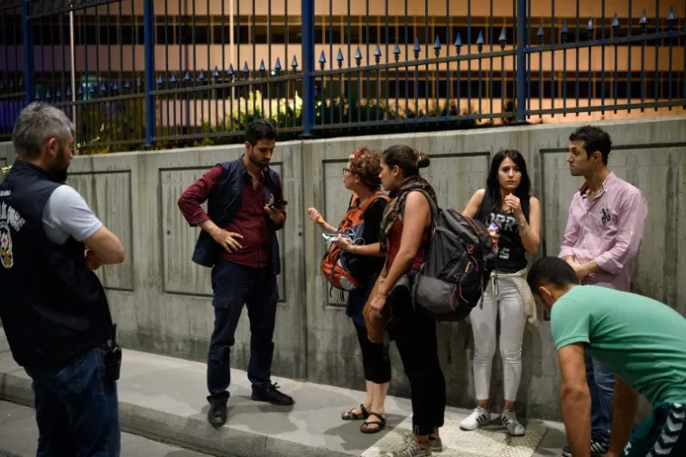 TERORISTIČKI NAPAD U ISTANBULU: Eksplozije i pucnjava u zračnoj luci, najmanje 28 ubijenih