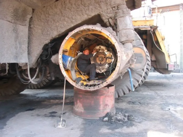 GROZNO VAM JE NA POSLU? Pogledajte na kakvim su sve poslovima zaglavili drugi, možda se predomislite