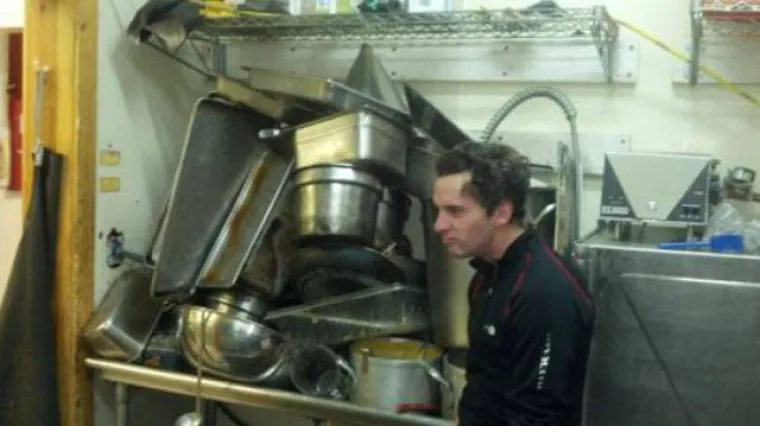 GROZNO VAM JE NA POSLU? Pogledajte na kakvim su sve poslovima zaglavili drugi, možda se predomislite