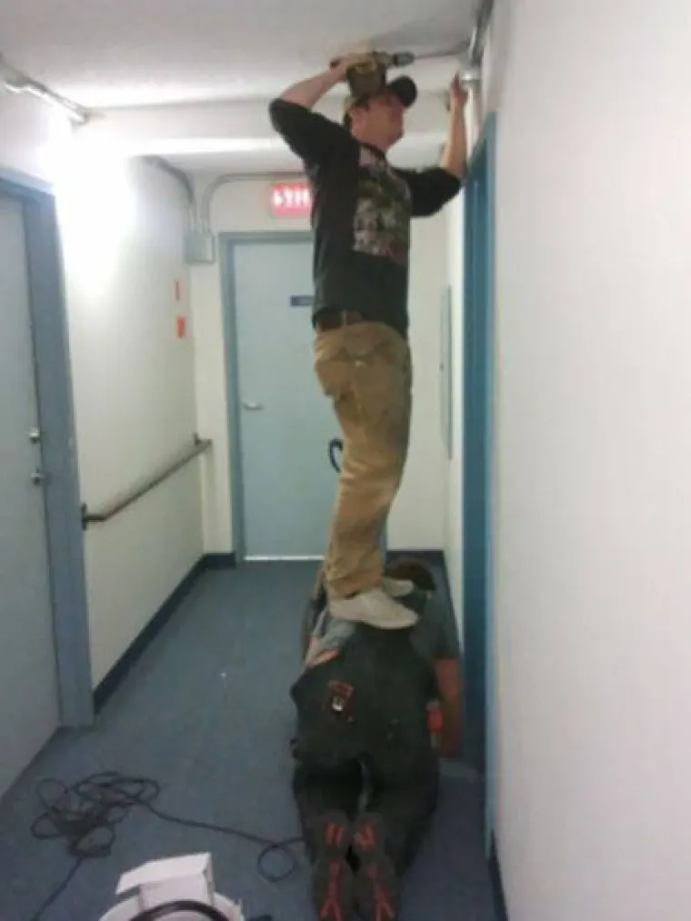 GROZNO VAM JE NA POSLU? Pogledajte na kakvim su sve poslovima zaglavili drugi, možda se predomislite